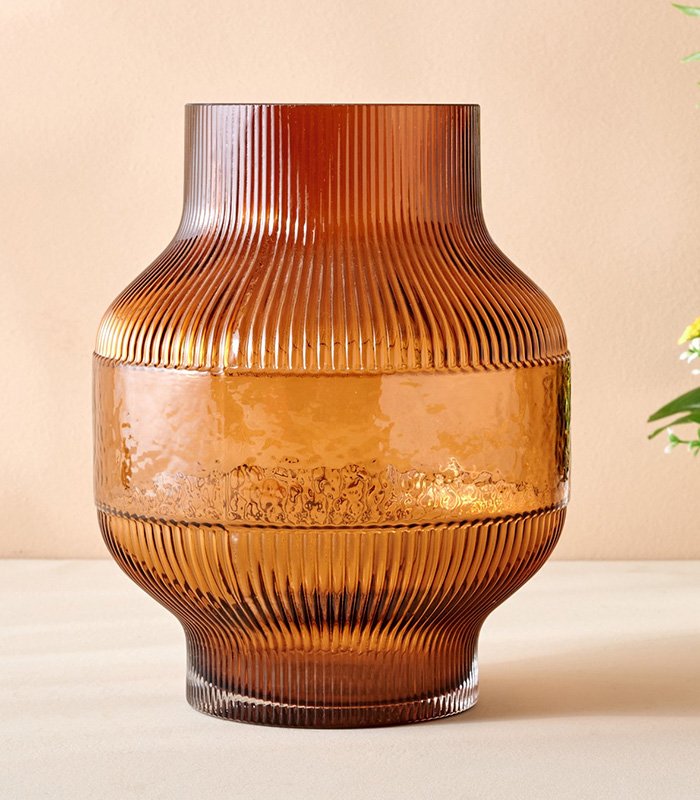 Splendid-Dastkari-Glass-Ribbed-Vase-1